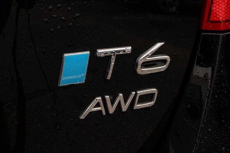 Volvo  V60 T6 Drive-E AWD R-Design Platinum